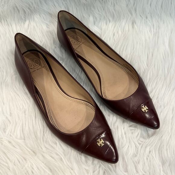 Tory Burch Fairfield Flats Leather Pointed Toe Gold T Logo Shoes Captoe Burgundy - Picture 1 of 8